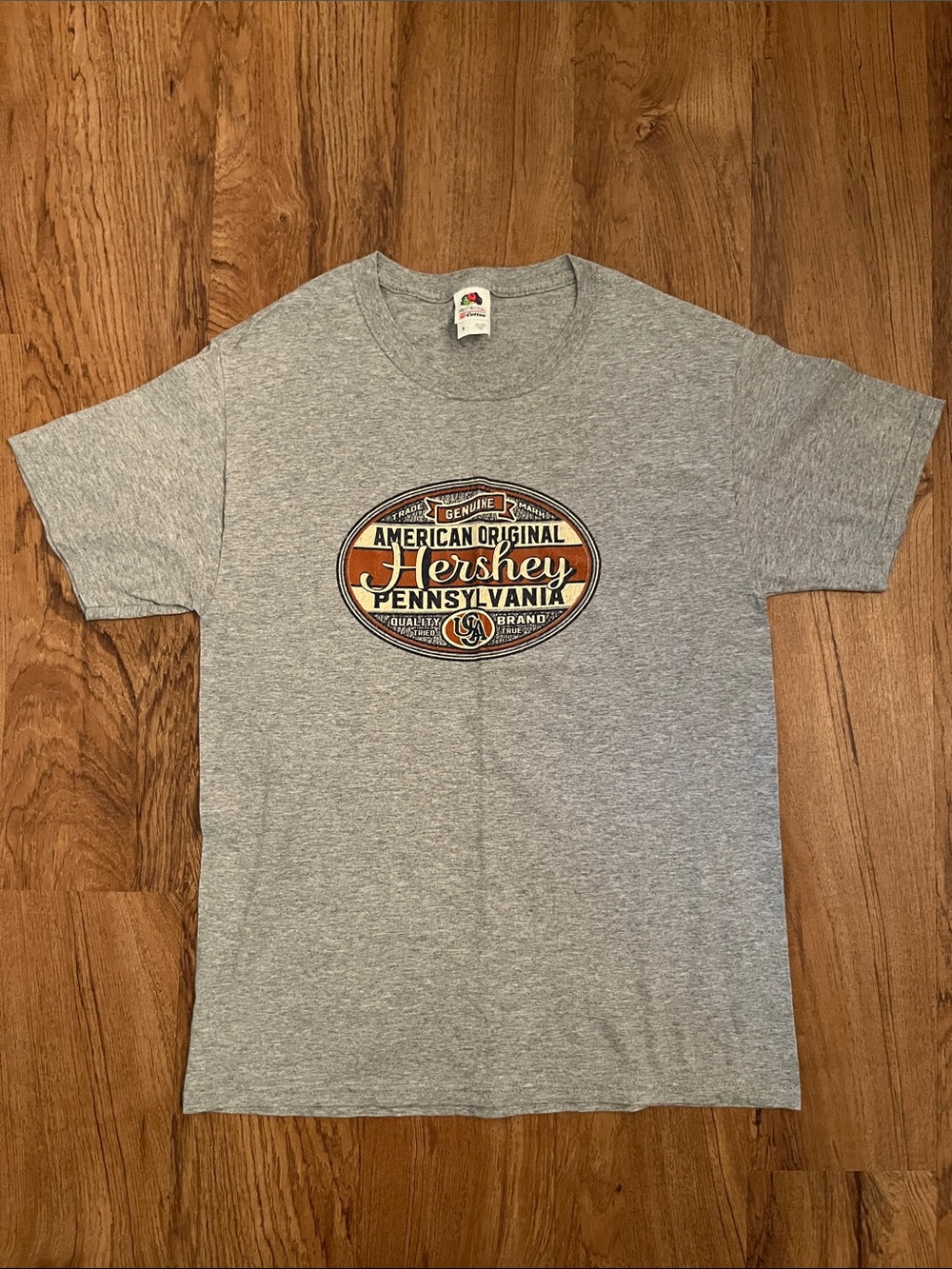 NWOT Fruit of the Loom Hershey Pennsylvania Graphic T-Shirt
